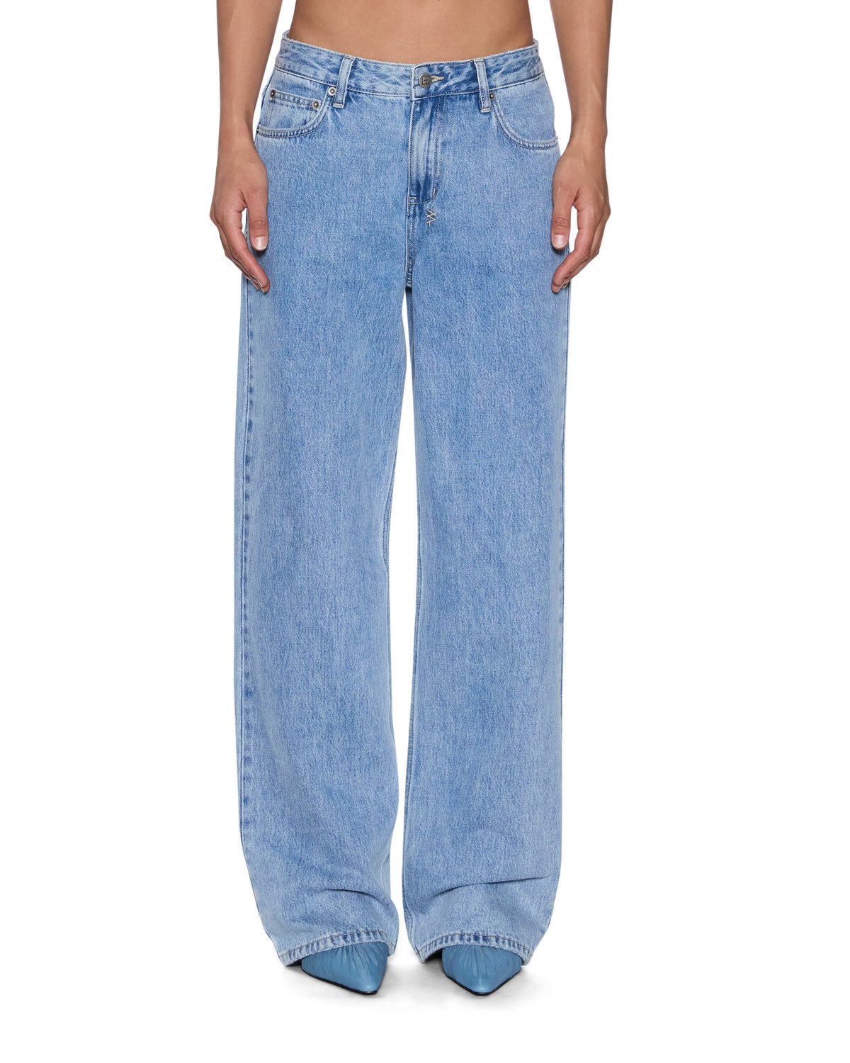 STRAIGHT JEANS