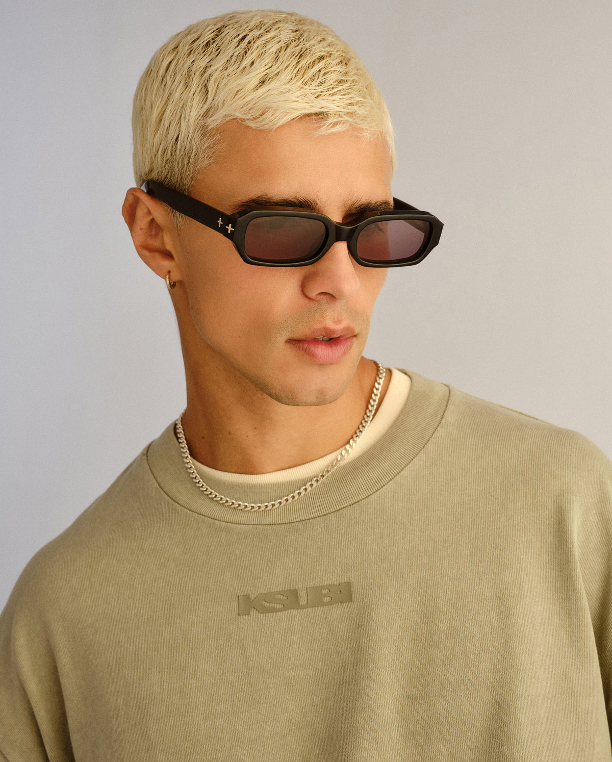 The Seven Sevens Sunglasses Black Gold Eyewear - Black